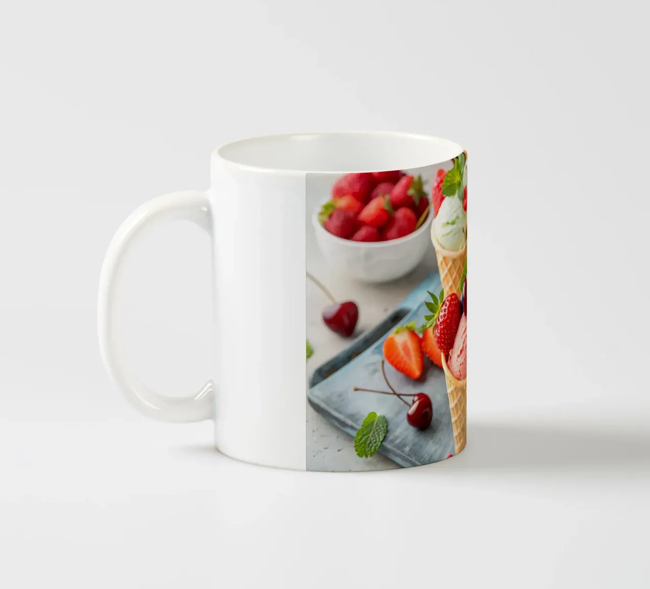 Coni gelato assortiti con accenti freschi tazza in ceramica da 🥩 The tasty wall