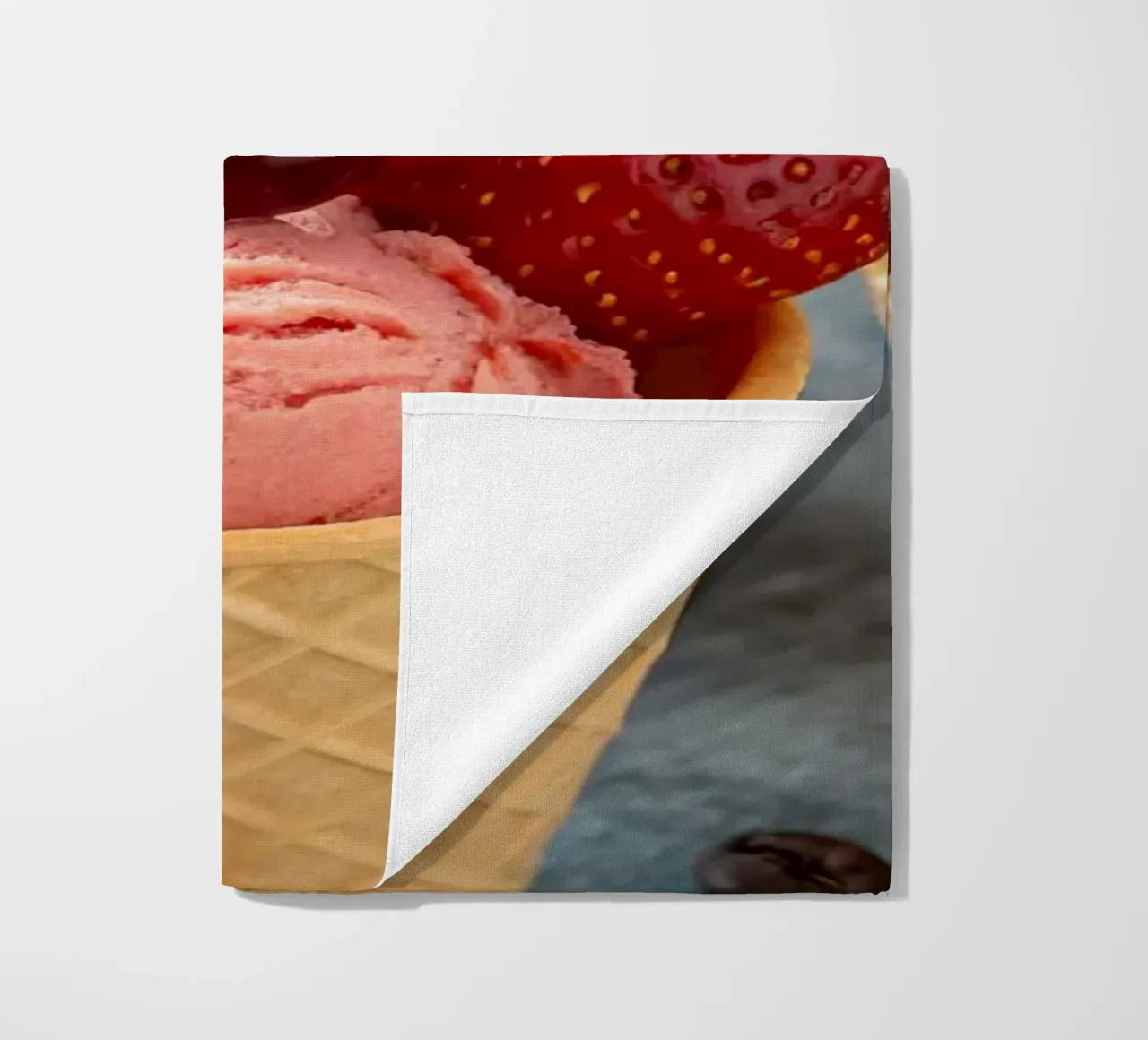 Coni gelato assortiti con accenti freschi telo mare da 🥩 The tasty wall