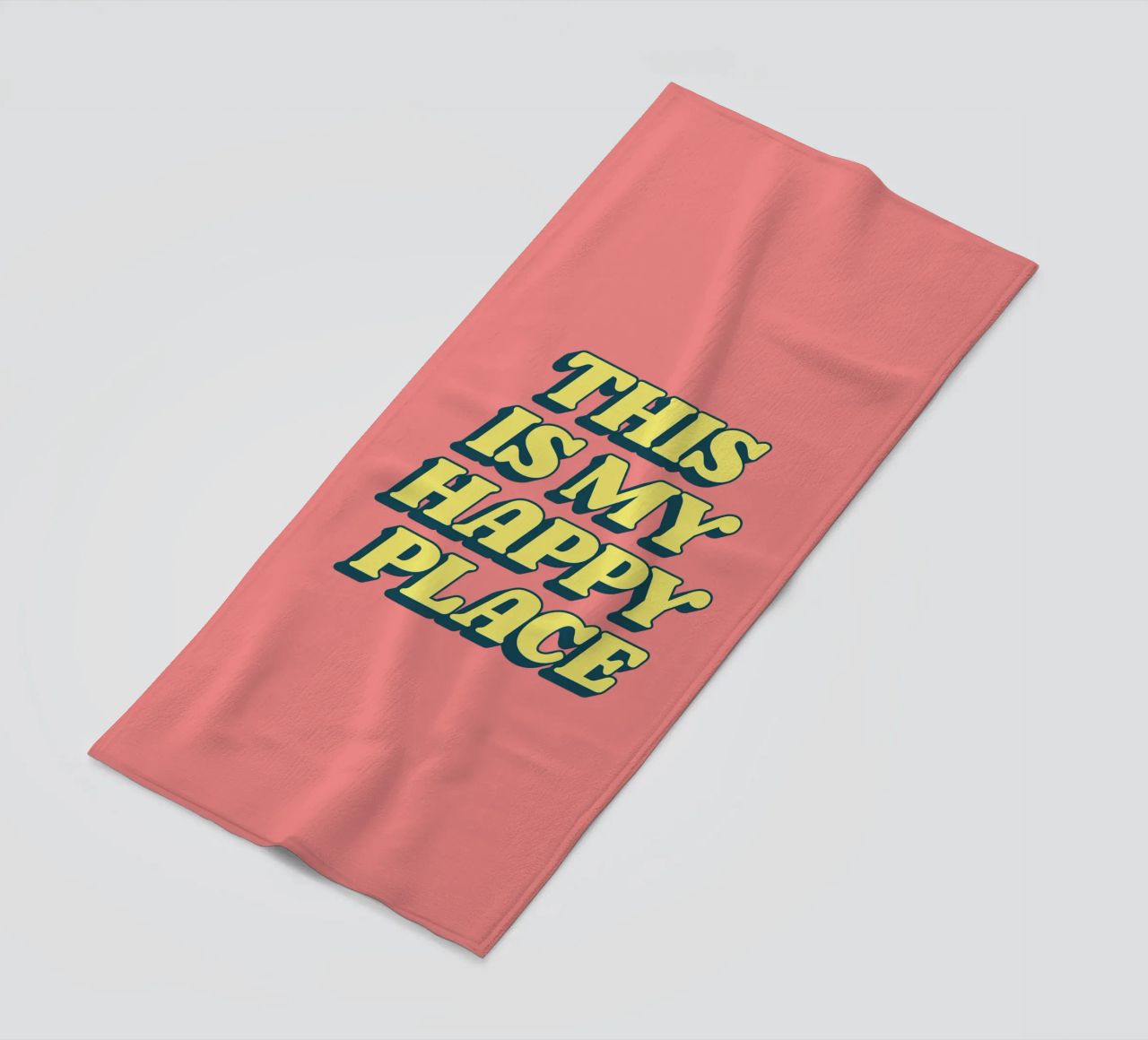 Impression typographique "This is My Happy Place" en jaune et rose serviette de plage de THE MOTIVATED TYPE