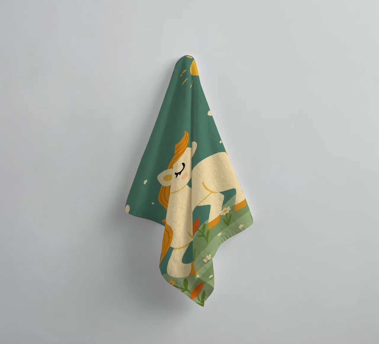 Licorne dans un champ de fleurs - Scène joyeuse avec le soleil serviette de bain de namosh