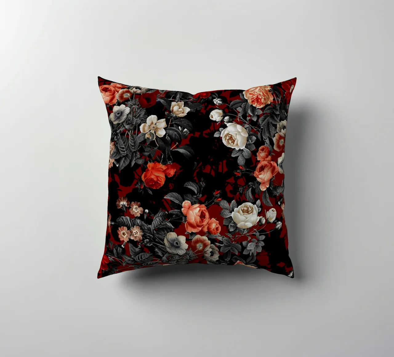 Night Roses cuscino da burcukorkmazyurek