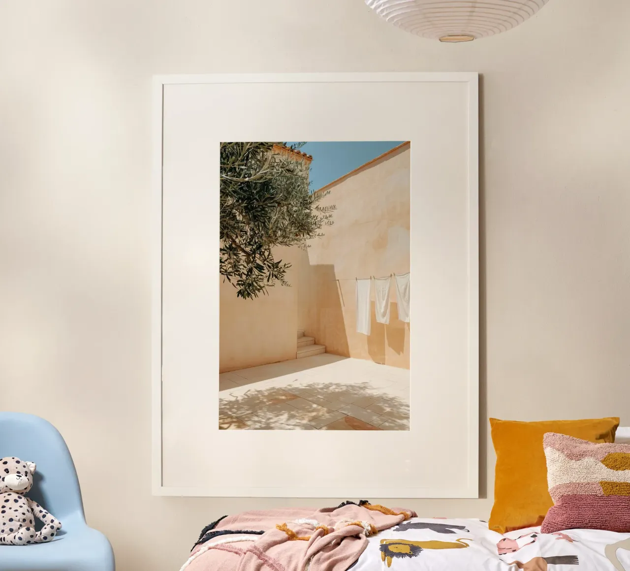 Mediterranean Linen Shadows poster con telaio in alluminio da Mosaic Dialogue