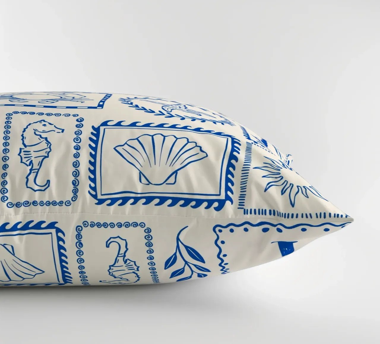 Dolce Vita blu e bianco cuscino da dafnedesignstudio