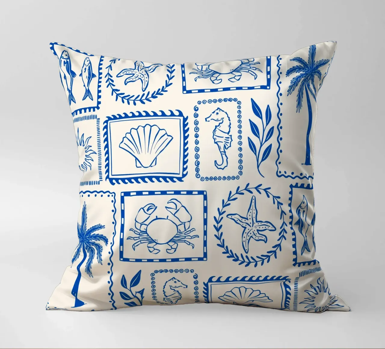 Dolce Vita blu e bianco cuscino da dafnedesignstudio