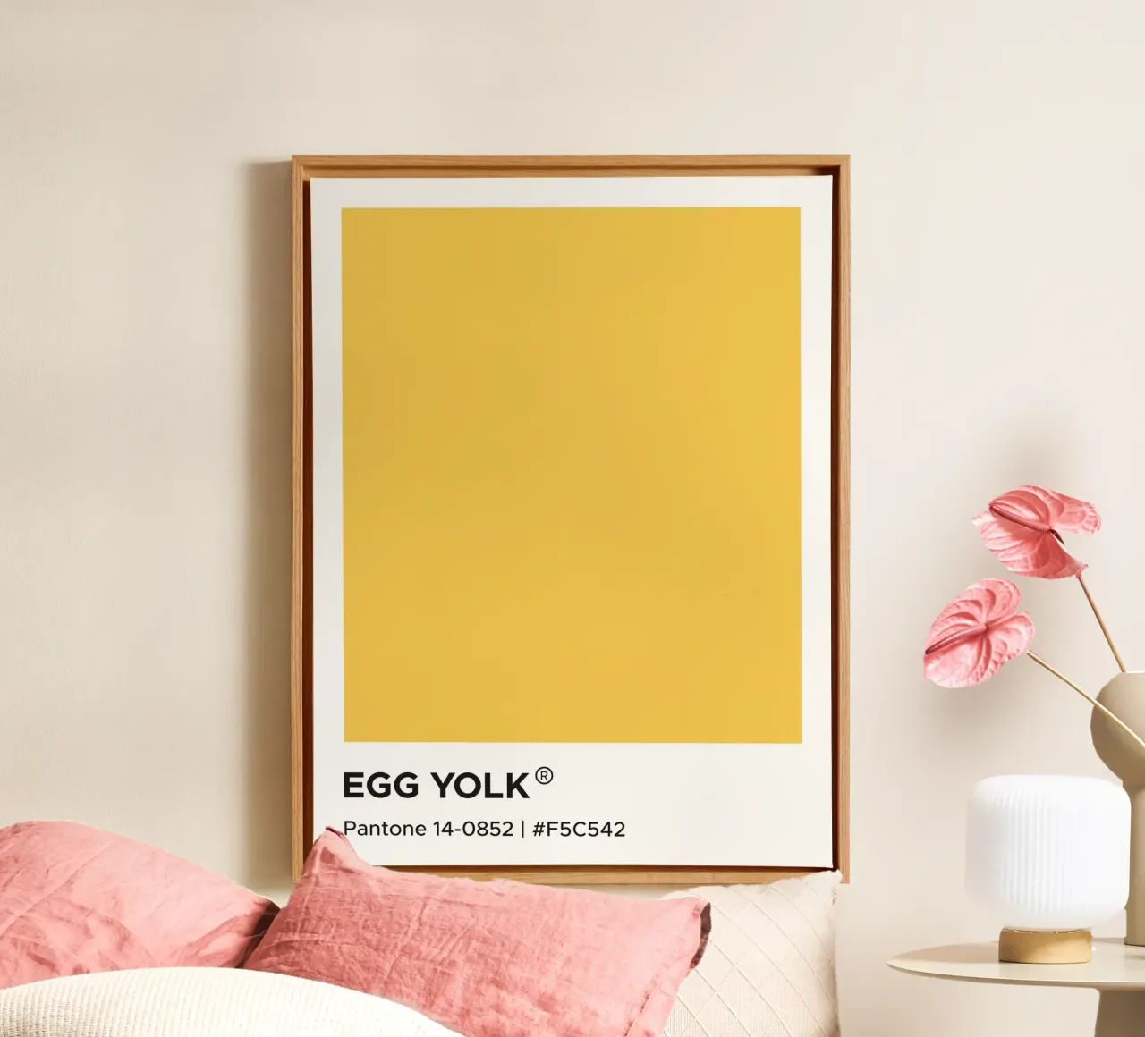 Eigelb Pantone Leinwand mit Schattenfugenrahmen von Paigaam Studio