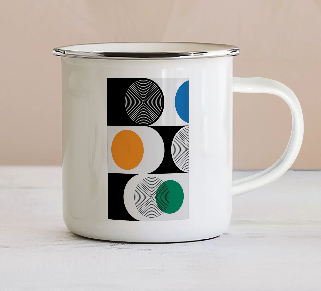 cerchi concentrici sovrapposti geometrici tazza in smalto da Lindsey W Fernandez