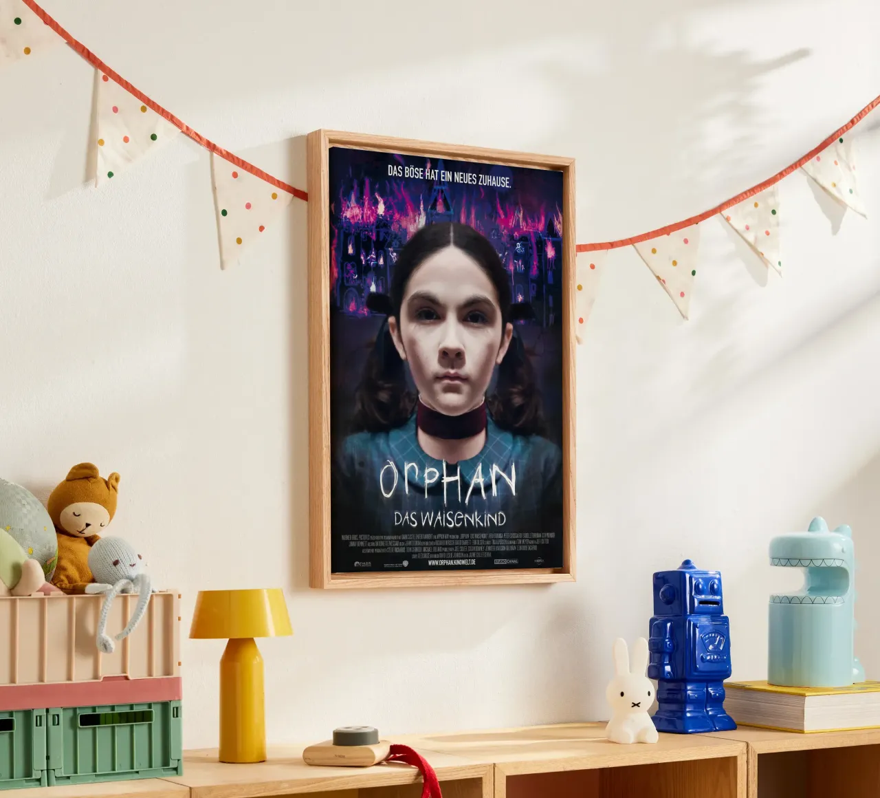 orphan das waisenkind Leinwand mit Schattenfugenrahmen von Danielshop