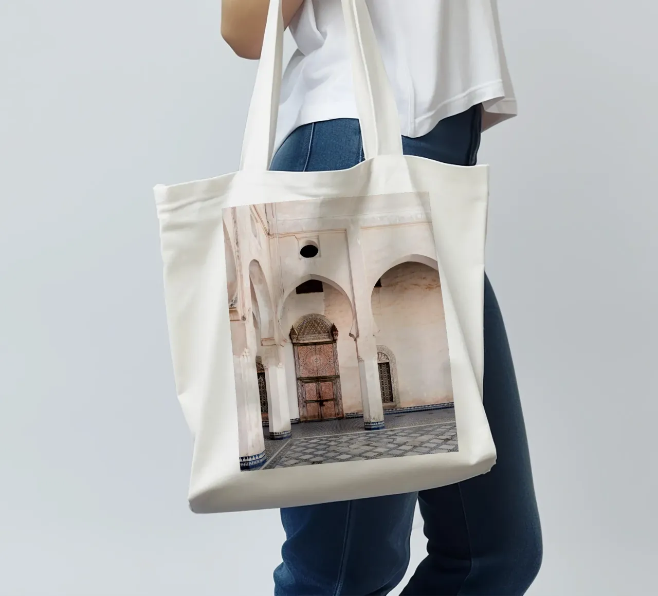 Ancient building in Fez borsa in juta da photolovers