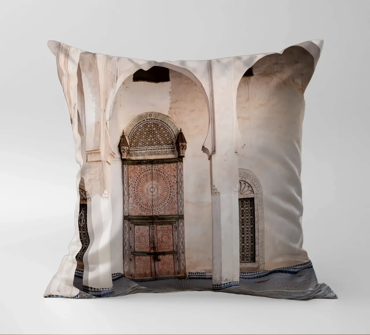 Ancient building in Fez cuscino da photolovers
