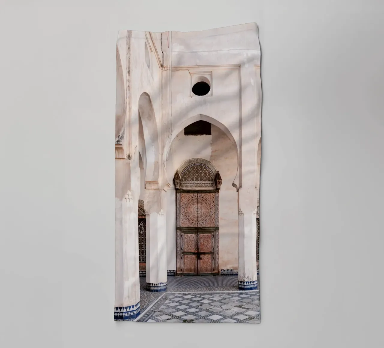 Ancient building in Fez asciugamano da bagno da photolovers