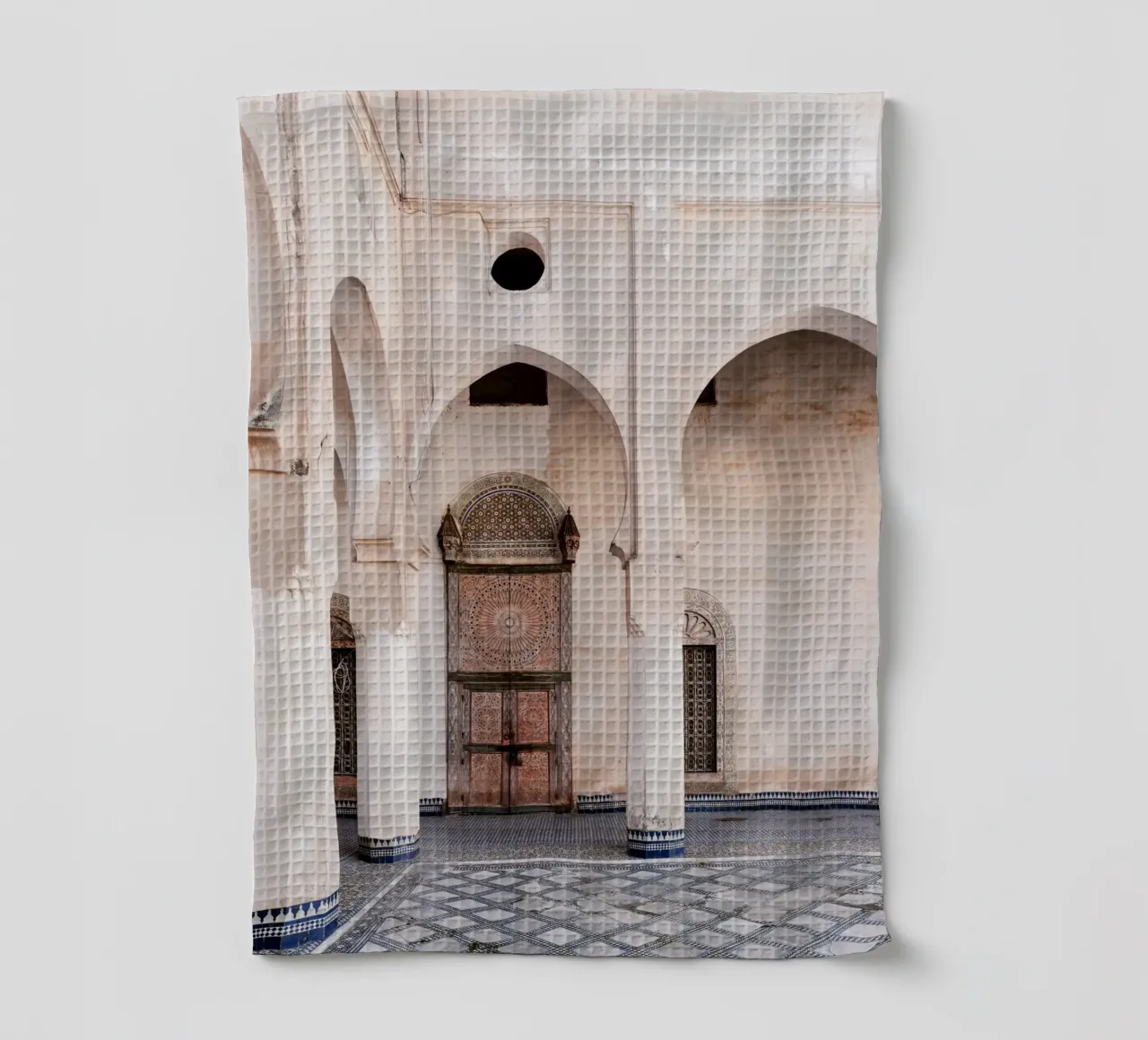 Ancient building in Fez Geschirrtuch von photolovers