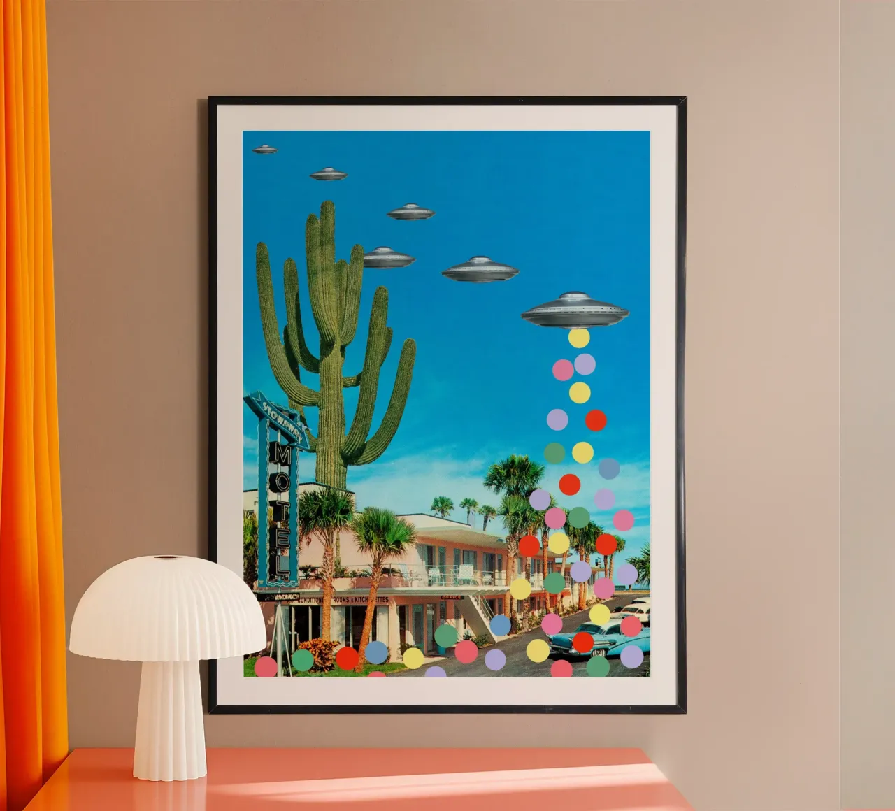 UFOs on Holiday (Alien confetti) poster con telaio in legno da MsGonzalez