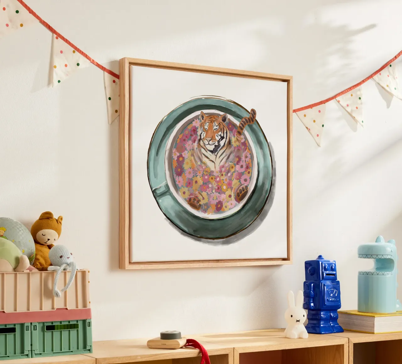Baño de tigre / nadar en una taza de té Flores de baño boho magic lienzo con Marco flotante de This Wild Soul - Illustration