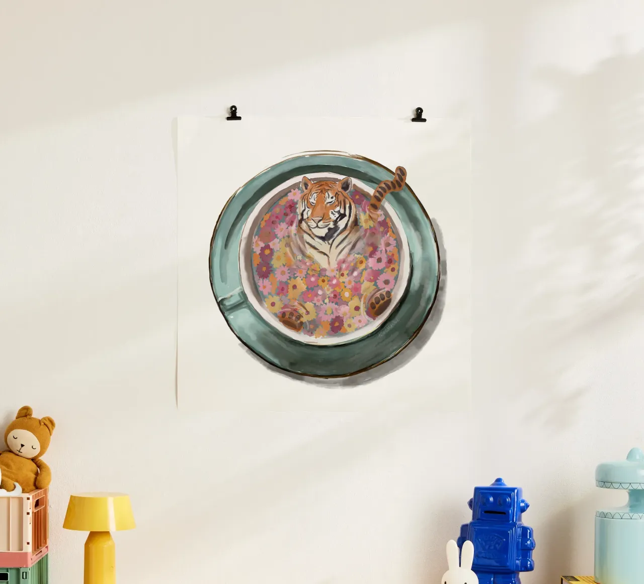 Bain de tigre / nage dans une tasse de thé Fleurs de bain boho magic poster avec cadre en plastique de This Wild Soul - Illustration