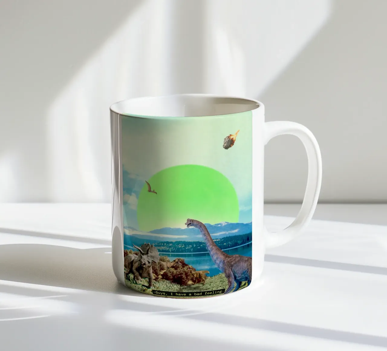 Guys, I have a bad feeling... (The Meteorite) taza de cerámica de MsGonzalez