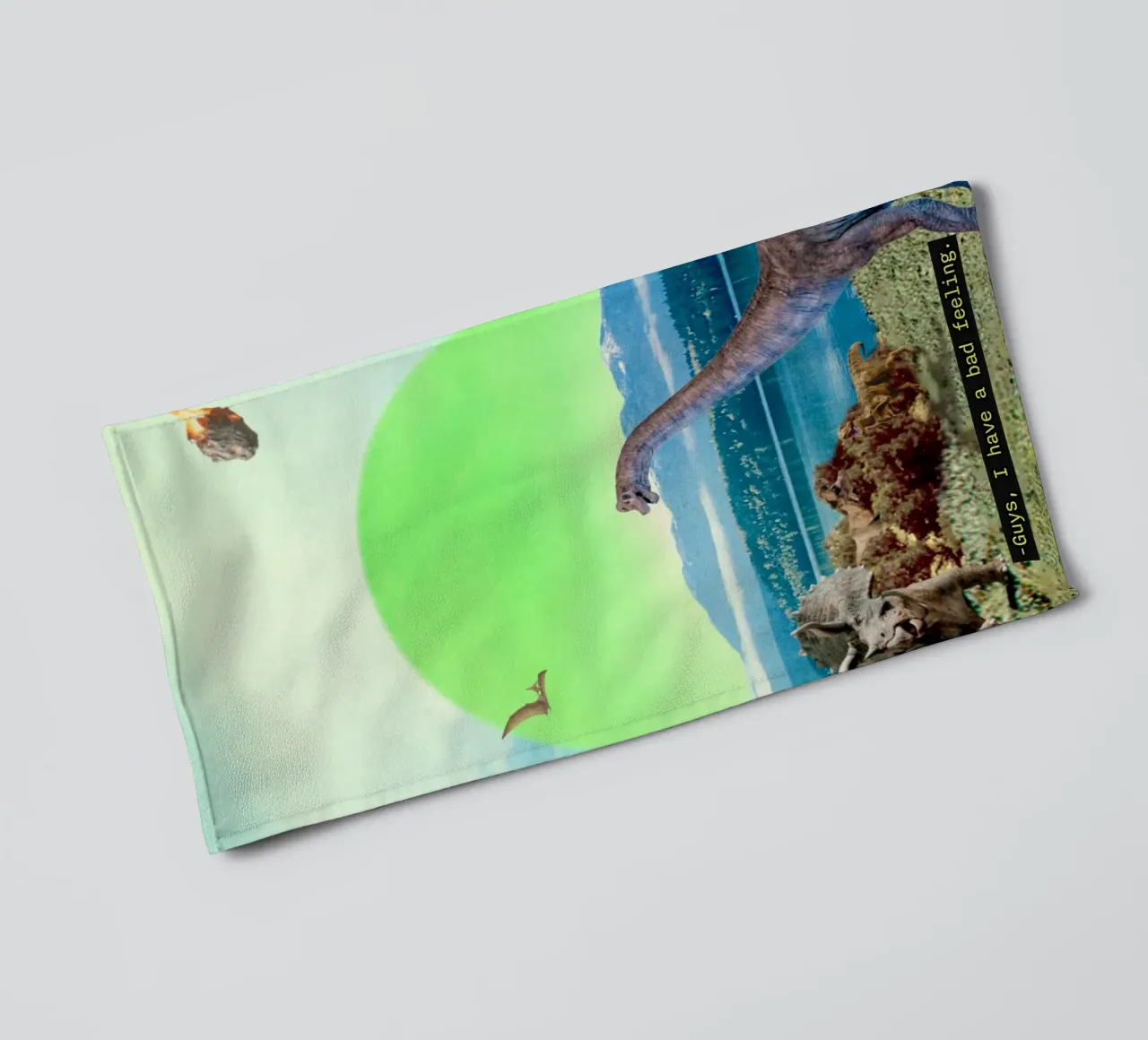 Guys, I have a bad feeling... (The Meteorite) asciugamano da bagno da MsGonzalez