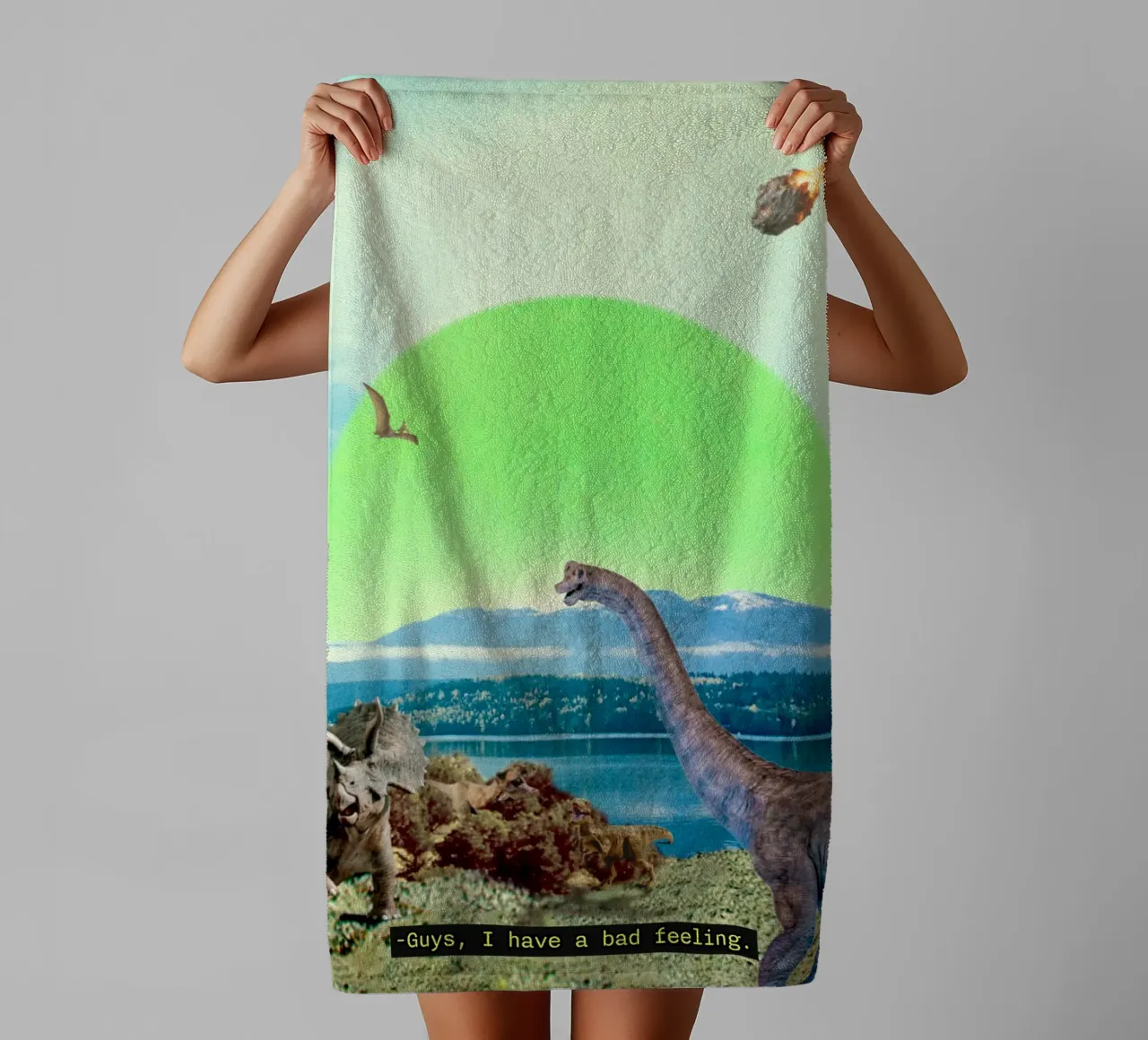 Guys, I have a bad feeling... (The Meteorite) asciugamano da bagno da MsGonzalez
