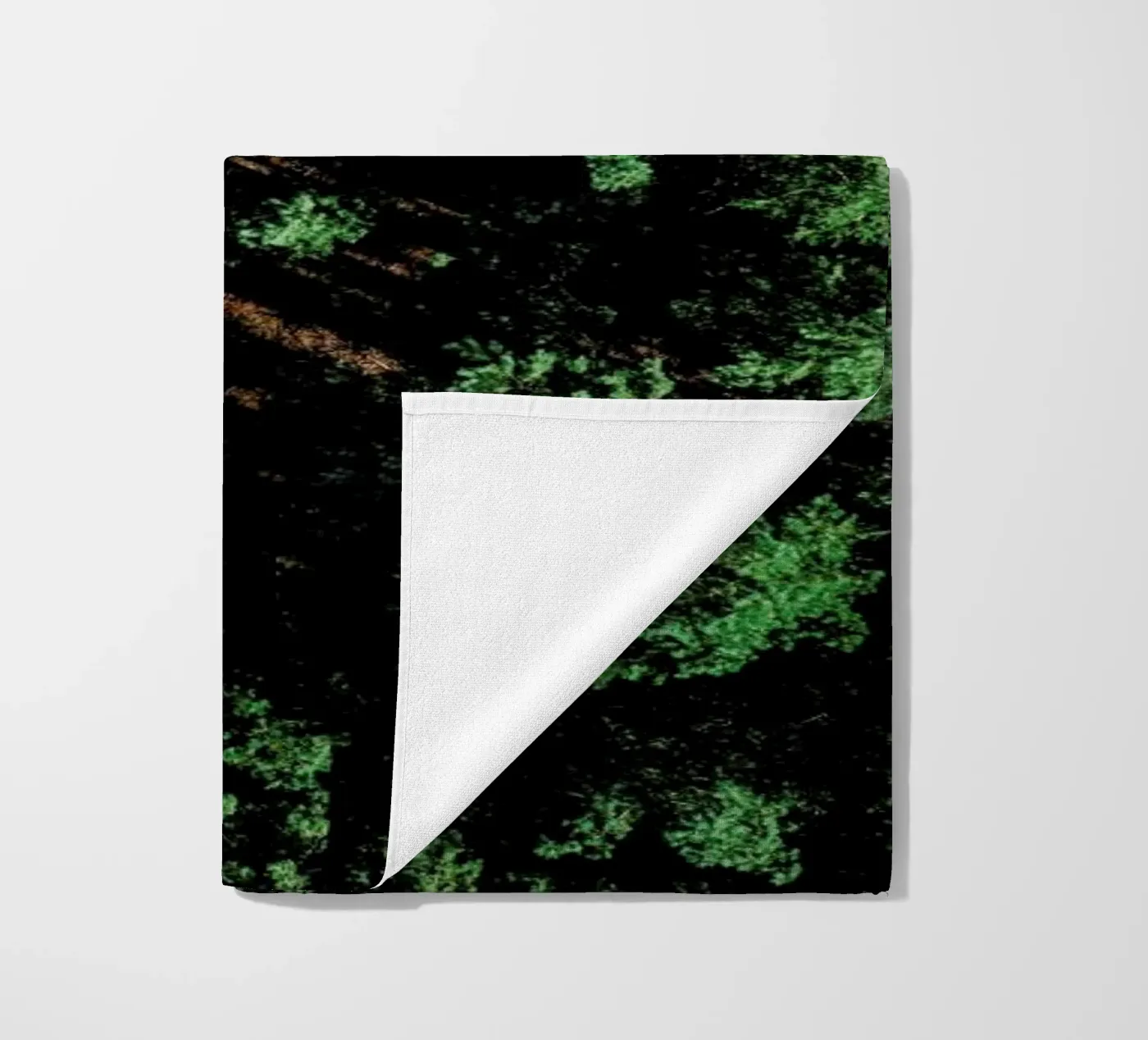 Pattern Forest Strandtuch von Sebastian Hilgetag