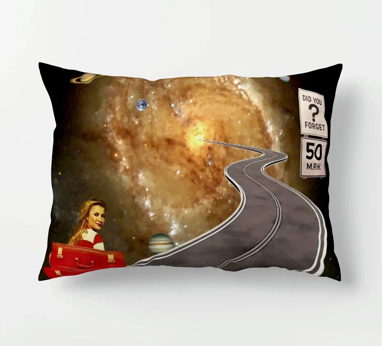 Did you forget? Space Trip cuscino da MsGonzalez