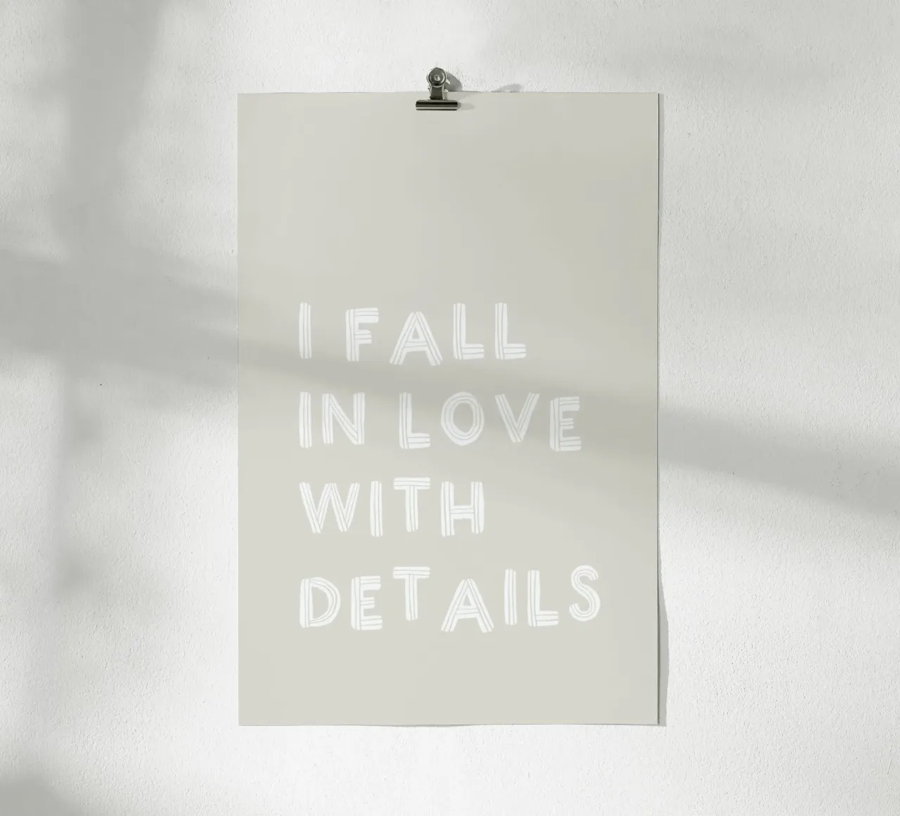 Details poster con telaio in plastica da KRUTH DESIGN
