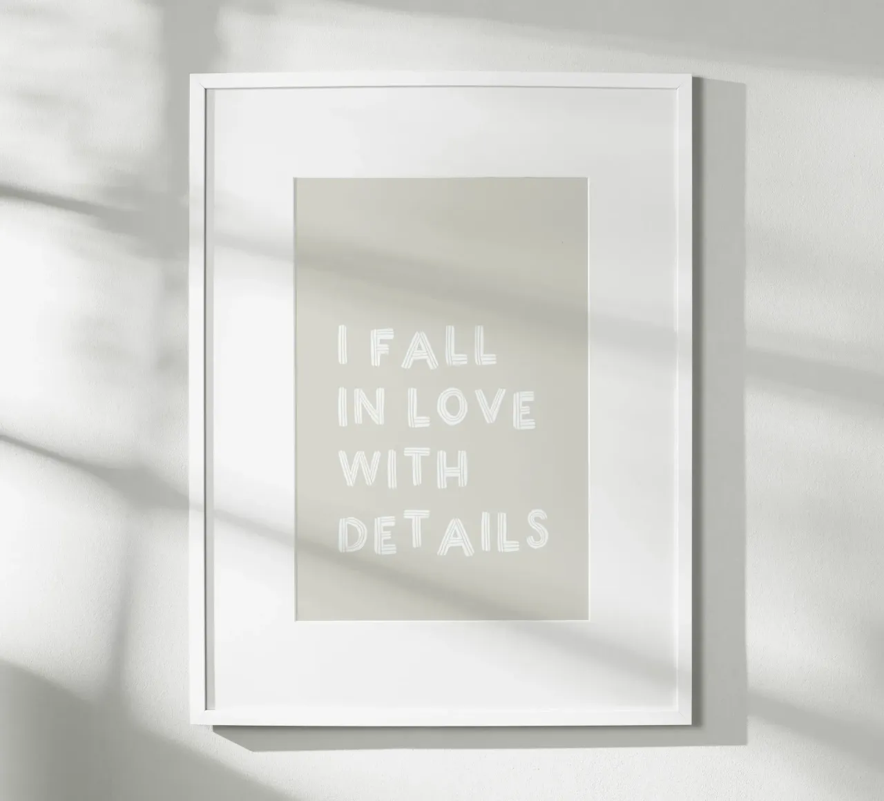 Details poster con telaio in plastica da KRUTH DESIGN