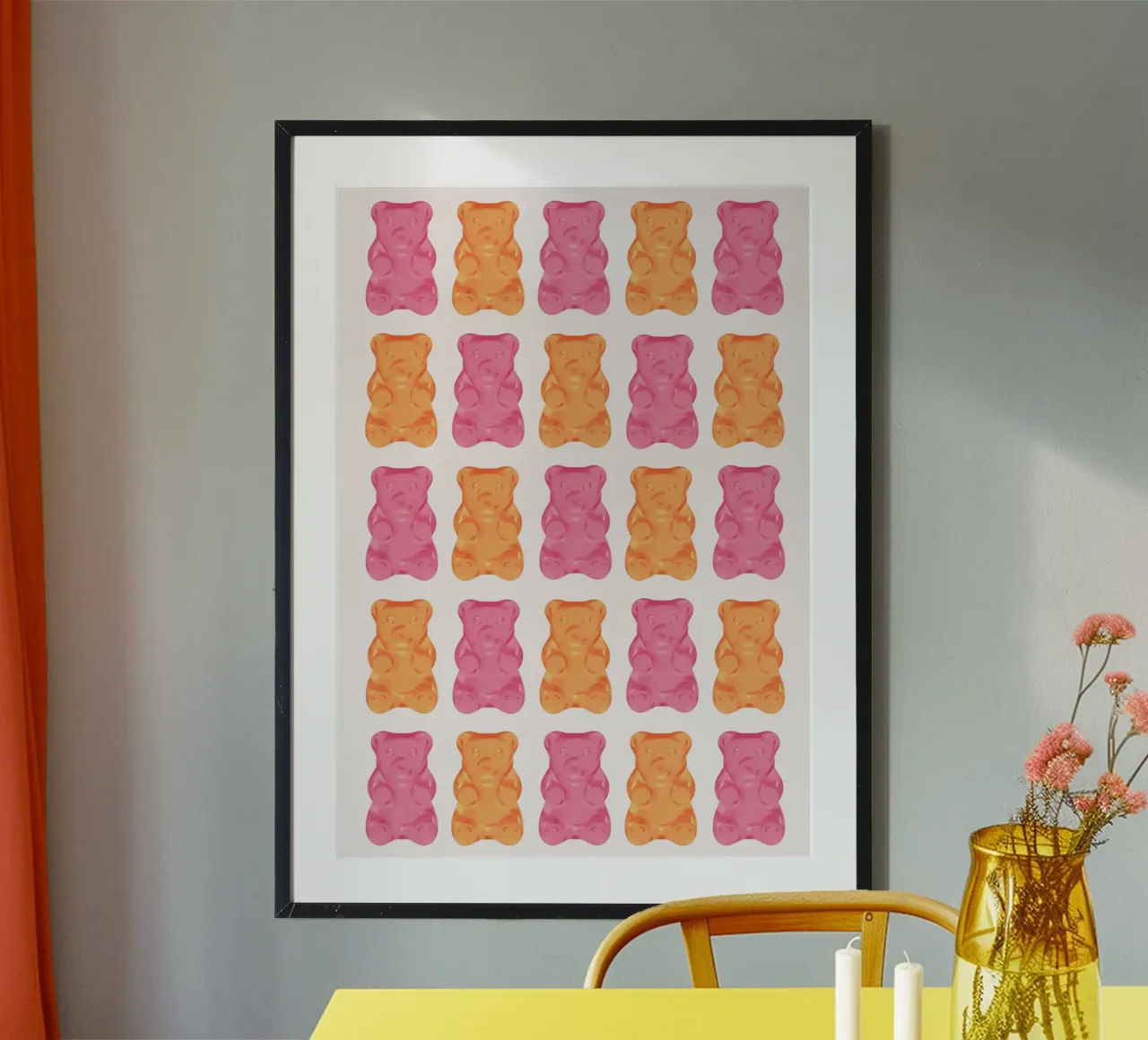 Orsetto gommoso rosa e arancione - Poster di caramelle pop art poster con telaio in legno da NorwesClub