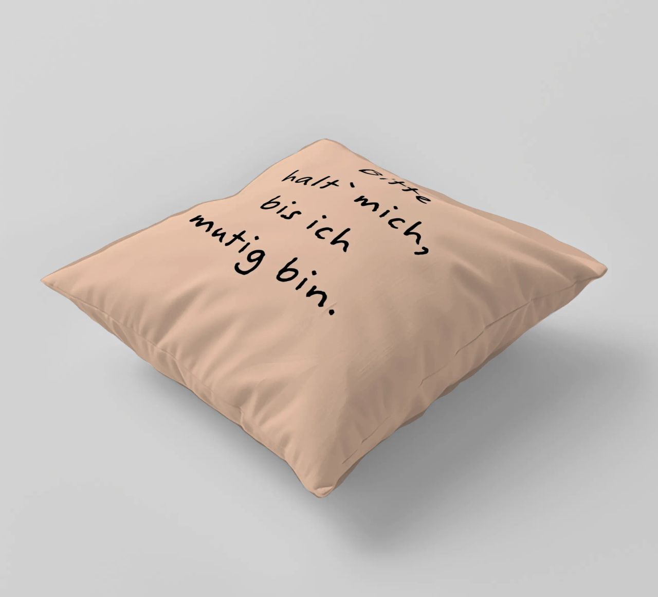 bitte halt mich, bis ich mutig bin. cuscino da FRICKE DESIGN