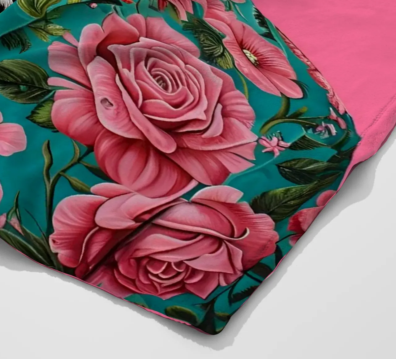 Dapper Leopard in Rosen | Pop Art Tierportrait Druck Fleecedecke von NorwesClub