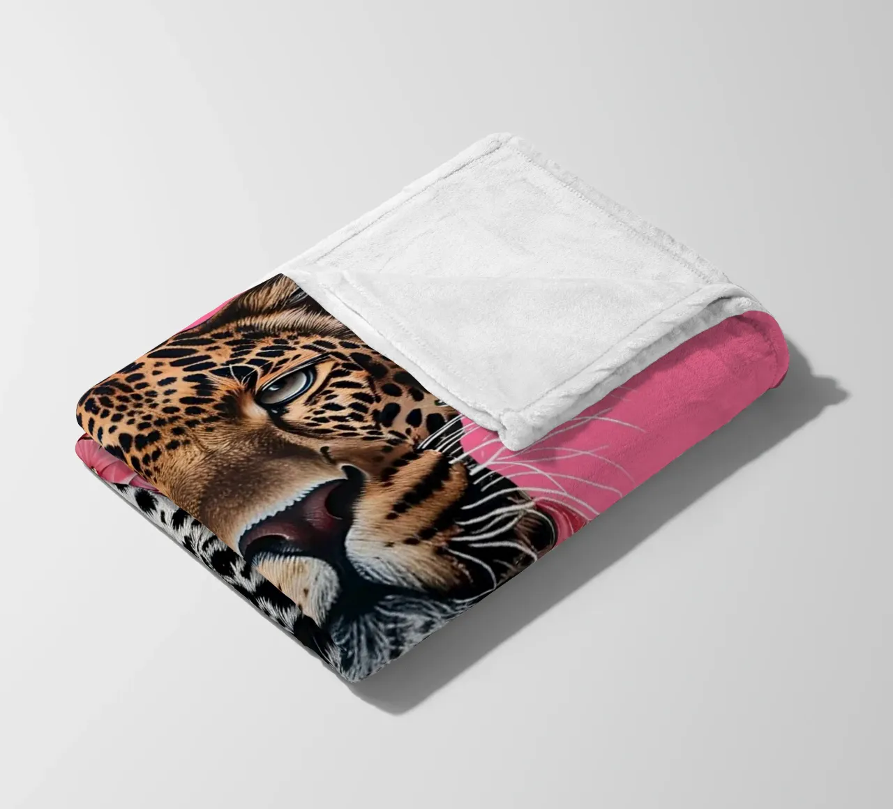 Dapper Leopard in Rosen | Pop Art Tierportrait Druck Fleecedecke von NorwesClub