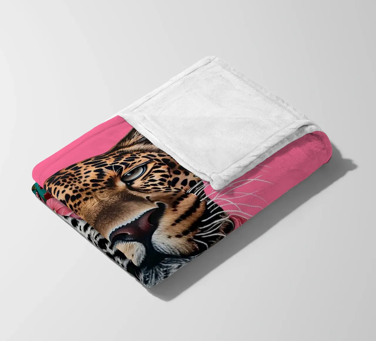 Dapper Leopard in Rosen | Pop Art Tierportrait Druck Fleecedecke von NorwesClub