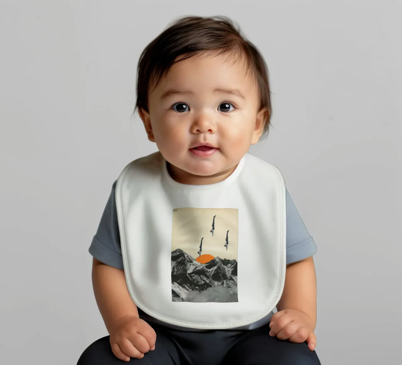 Vivere pericolosamente bavaglino da Cassia Beck Collage