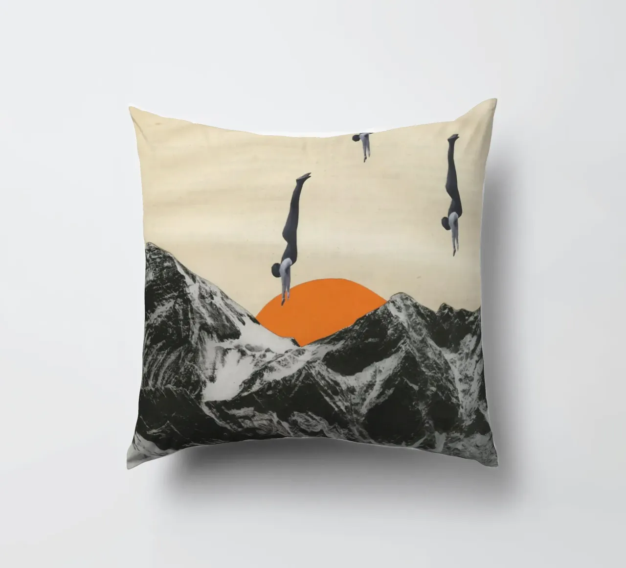 Vivere pericolosamente cuscino da Cassia Beck Collage