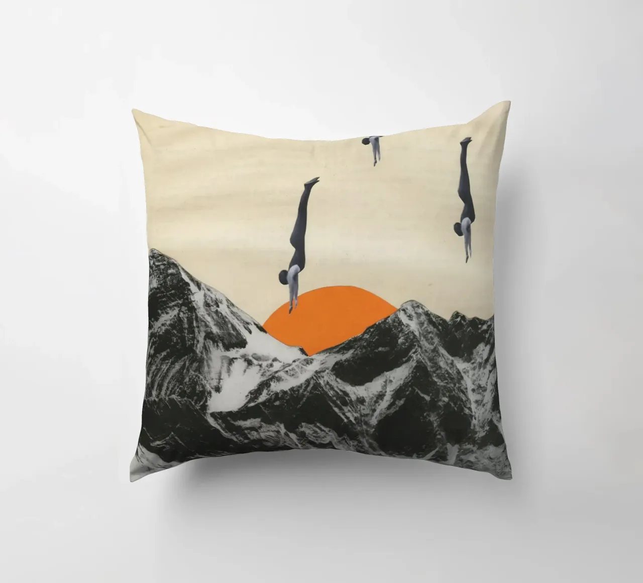 Vivere pericolosamente cuscino da Cassia Beck Collage