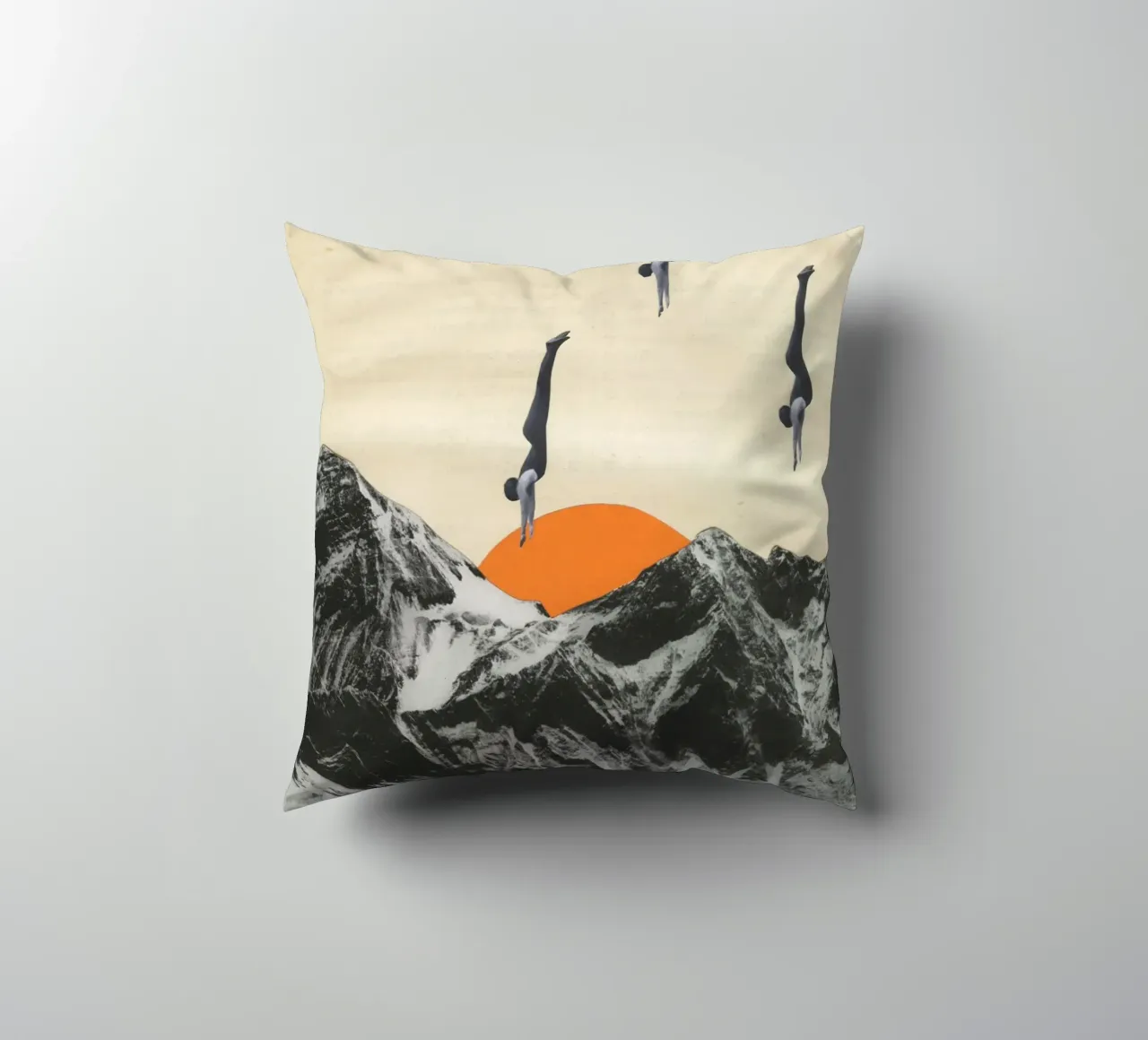 Vivere pericolosamente cuscino da Cassia Beck Collage