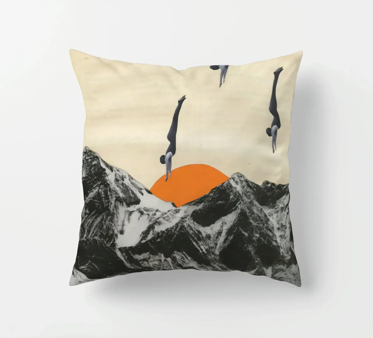 Vivere pericolosamente cuscino da Cassia Beck Collage