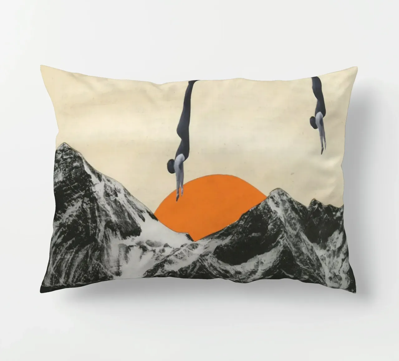 Vivere pericolosamente cuscino da Cassia Beck Collage