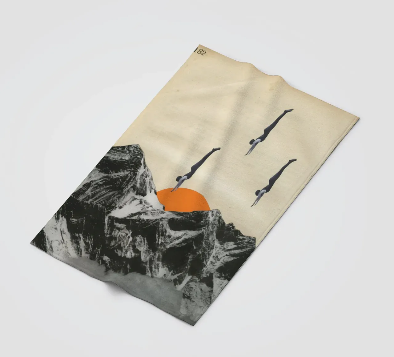 Vivere pericolosamente coperta in pile da Cassia Beck Collage