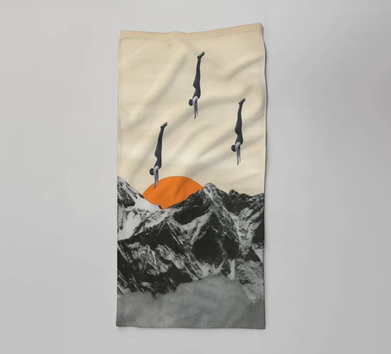 Vivere pericolosamente asciugamano da bagno da Cassia Beck Collage