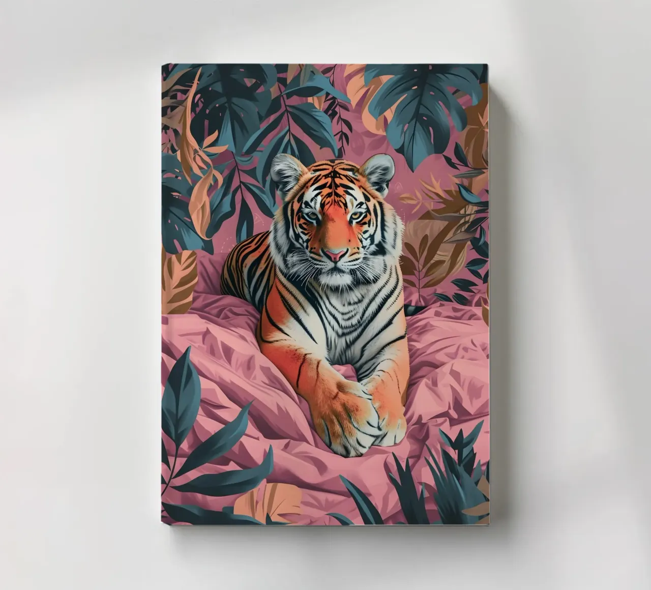Majestätischer Tiger im tropischen rosa Dschungel | Bold Pop Art Print Notizbuch von NorwesClub