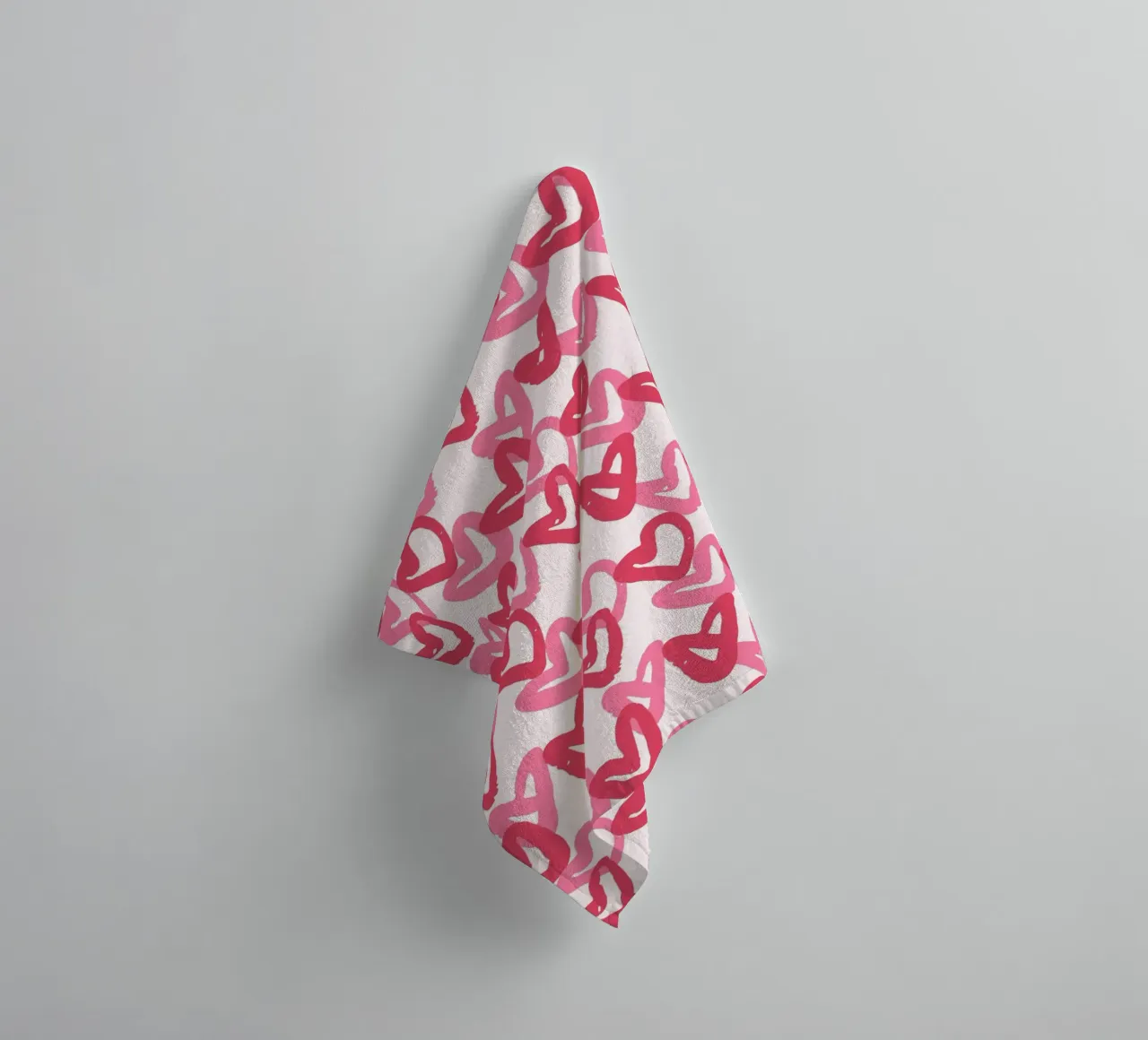 Stampa d'arte astratta di cuori rosa e amore espressivo asciugamano da bagno da NorwesClub