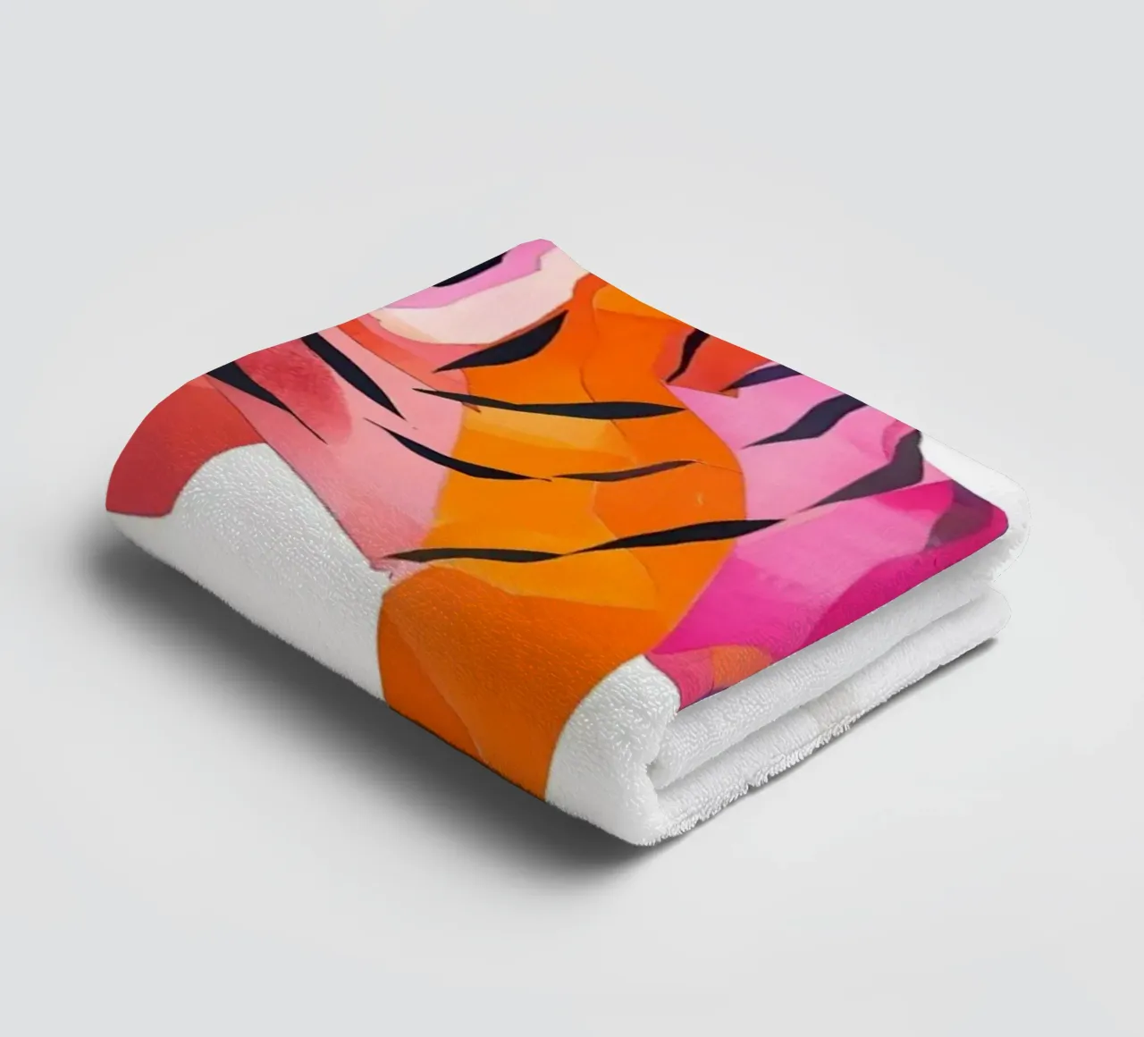 Abstract Roze & Oranje Tijger | Pop Art Wilde Dieren Print badhanddoek van NorwesClub