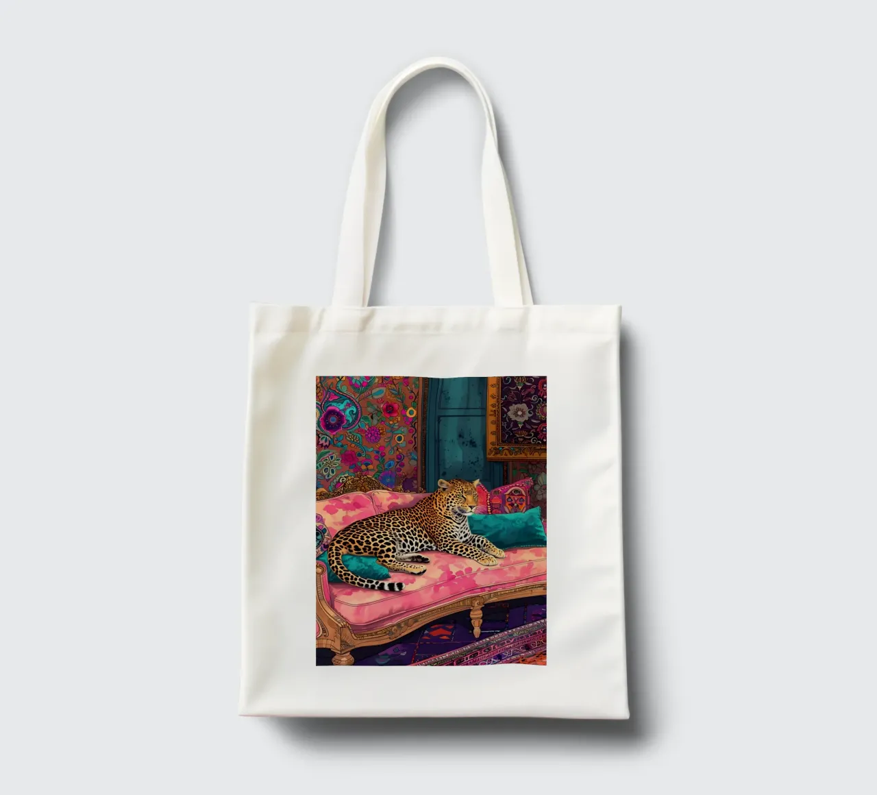 Leopard auf böhmischem Sofa | Maximalistisches psychedelisches Interieur P Jutebeutel von NorwesClub