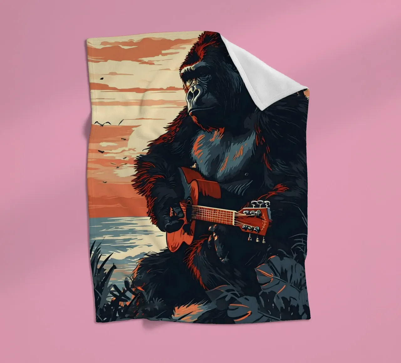Gorilla mit Gitarre am Meer coperta in pile da WILD ART