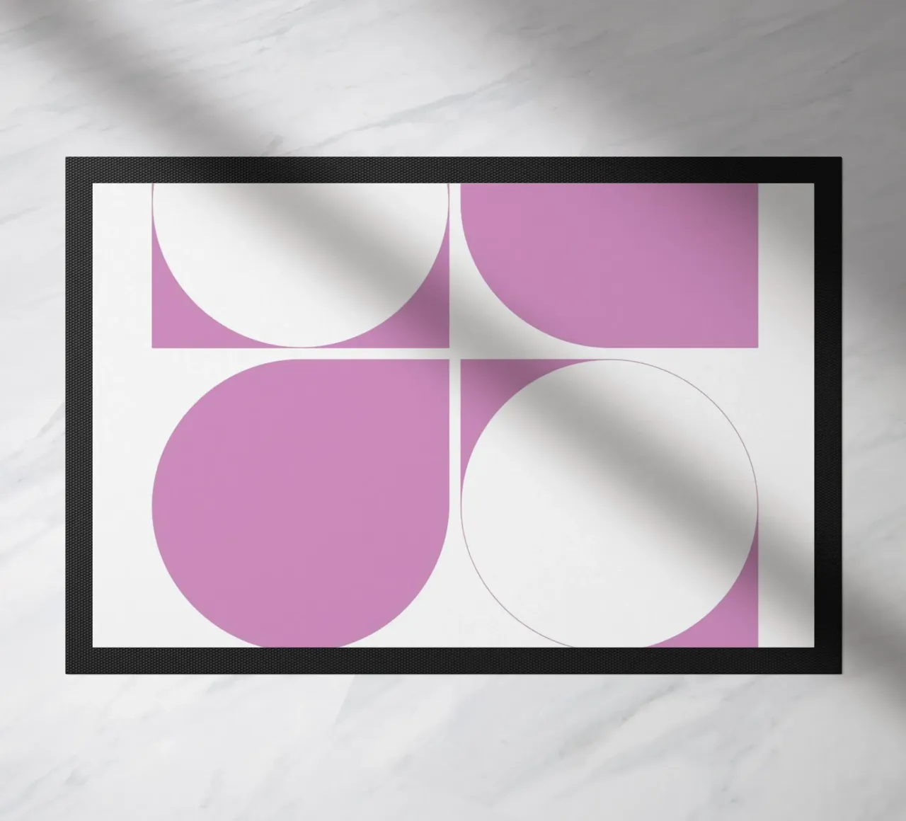 Mostra Bauhaus 1919-1933 - Contrasto in rosa e bianco zerbino da Casa Calm