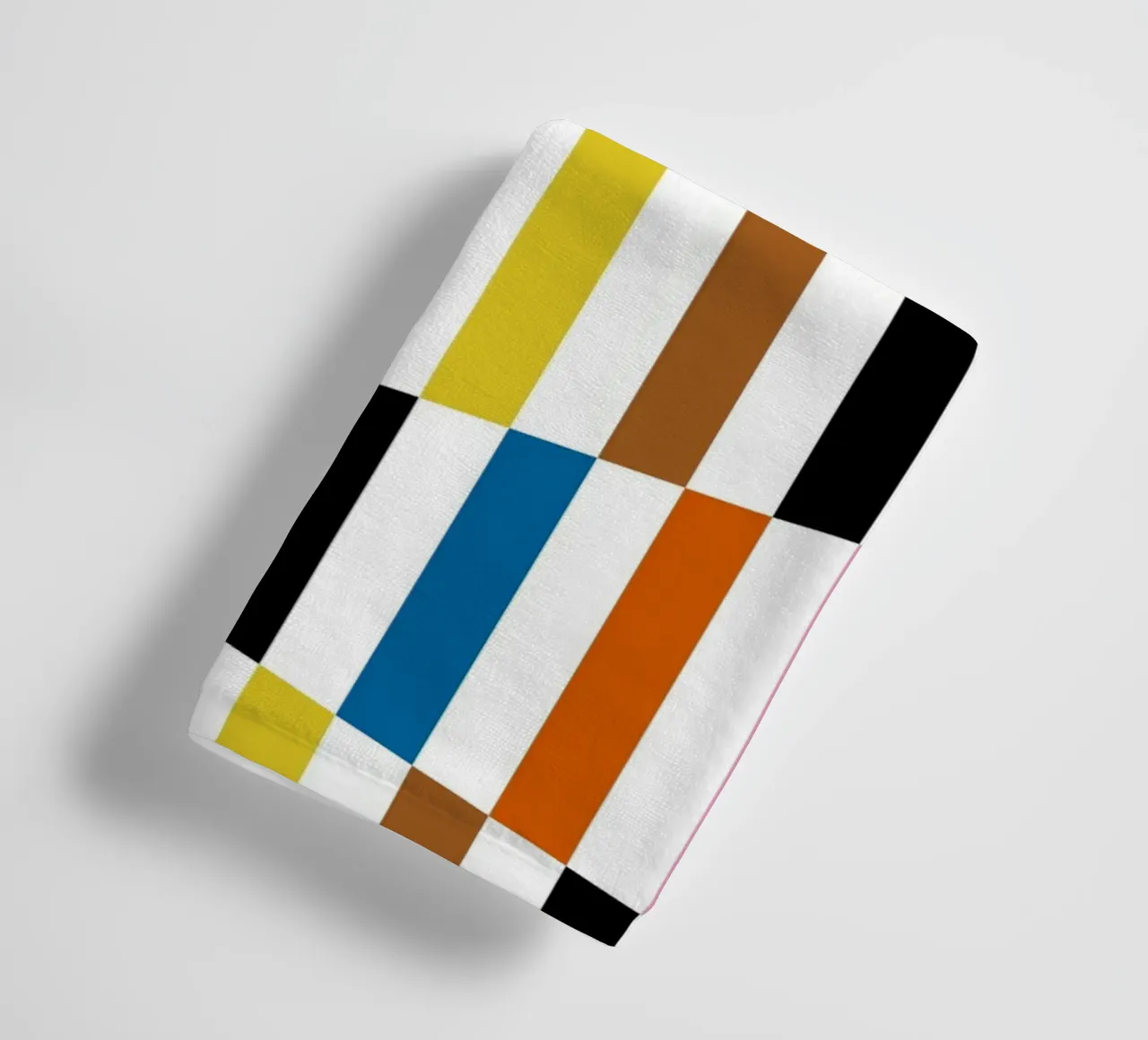 Collage di linee Bauhaus asciugamano da bagno da Casa Calm
