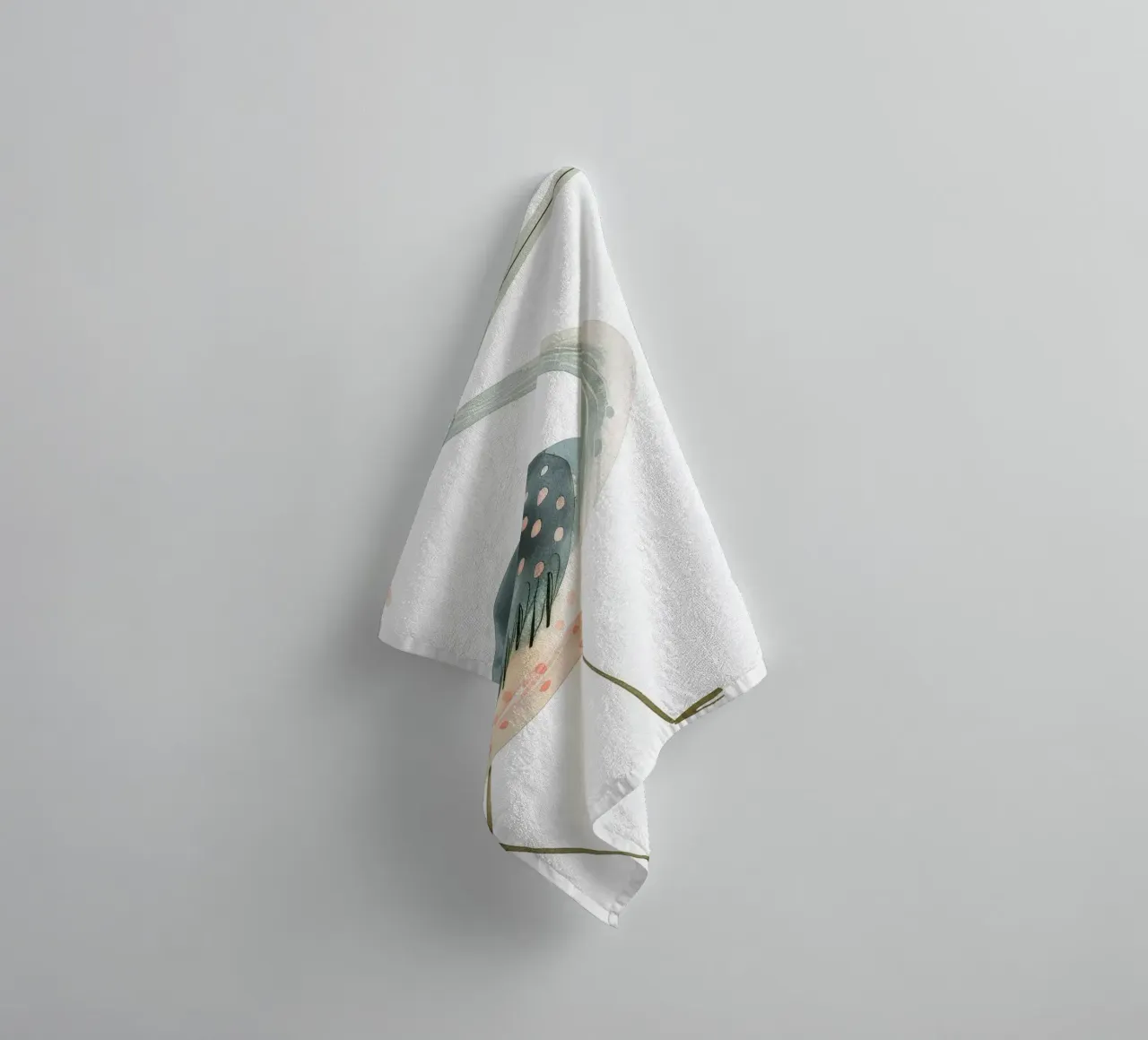 Héron élégant dans une douce palette d'aquarelles serviette de bain de DesignDoodle