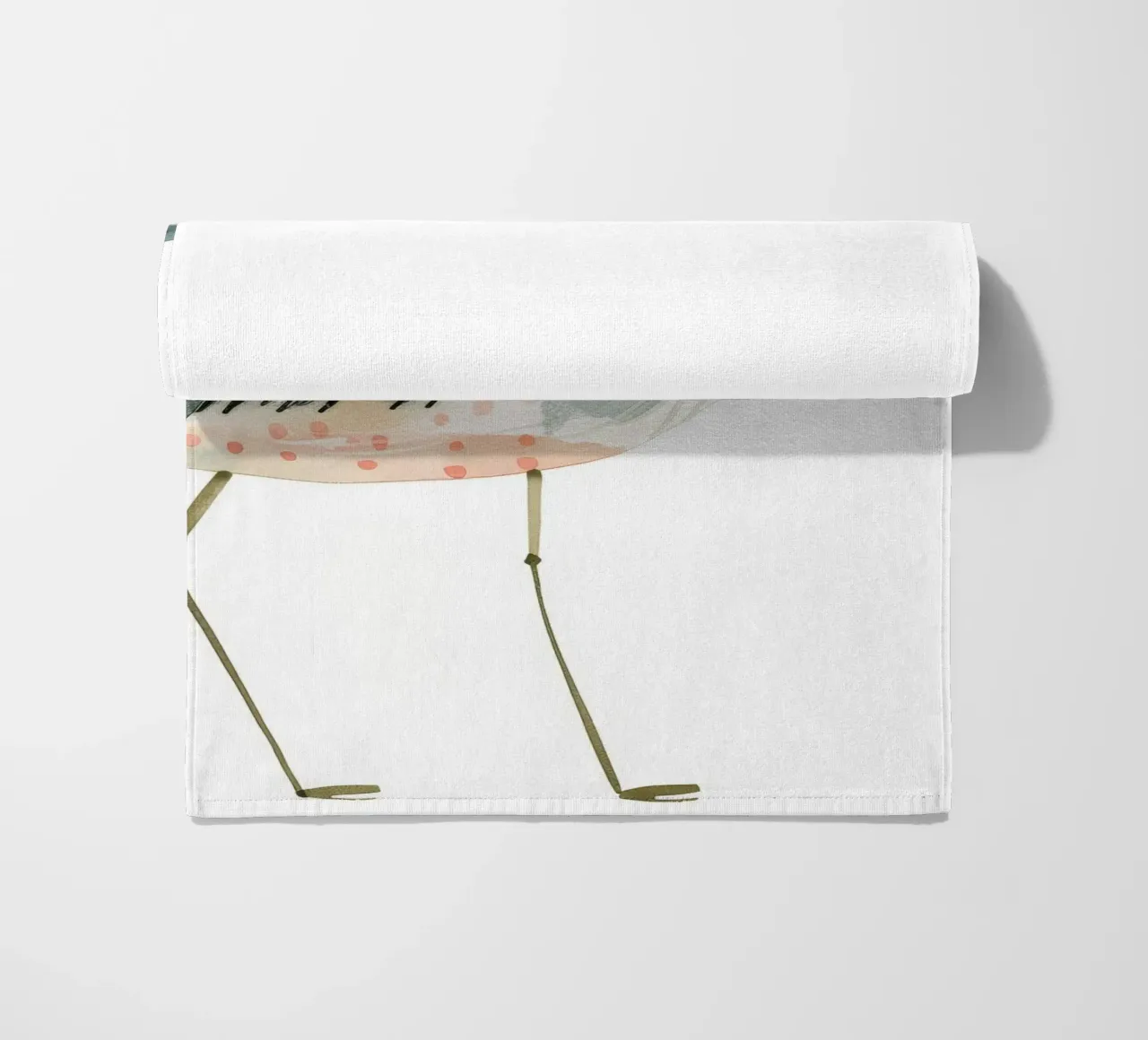 Héron élégant dans une douce palette d'aquarelles serviette de plage de DesignDoodle