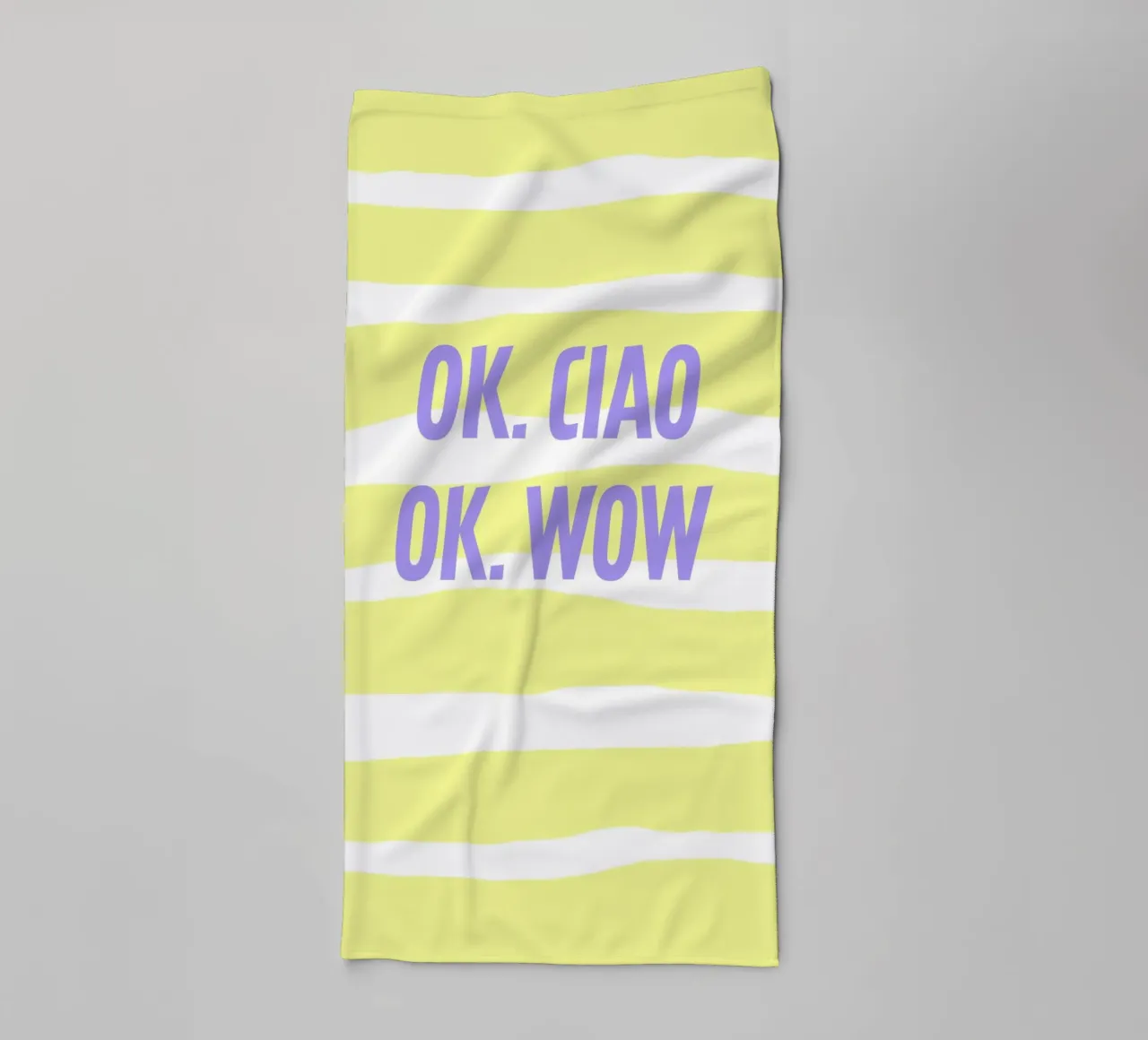 ok.ciao.ok.wow. asciugamano da bagno da FRICKE DESIGN