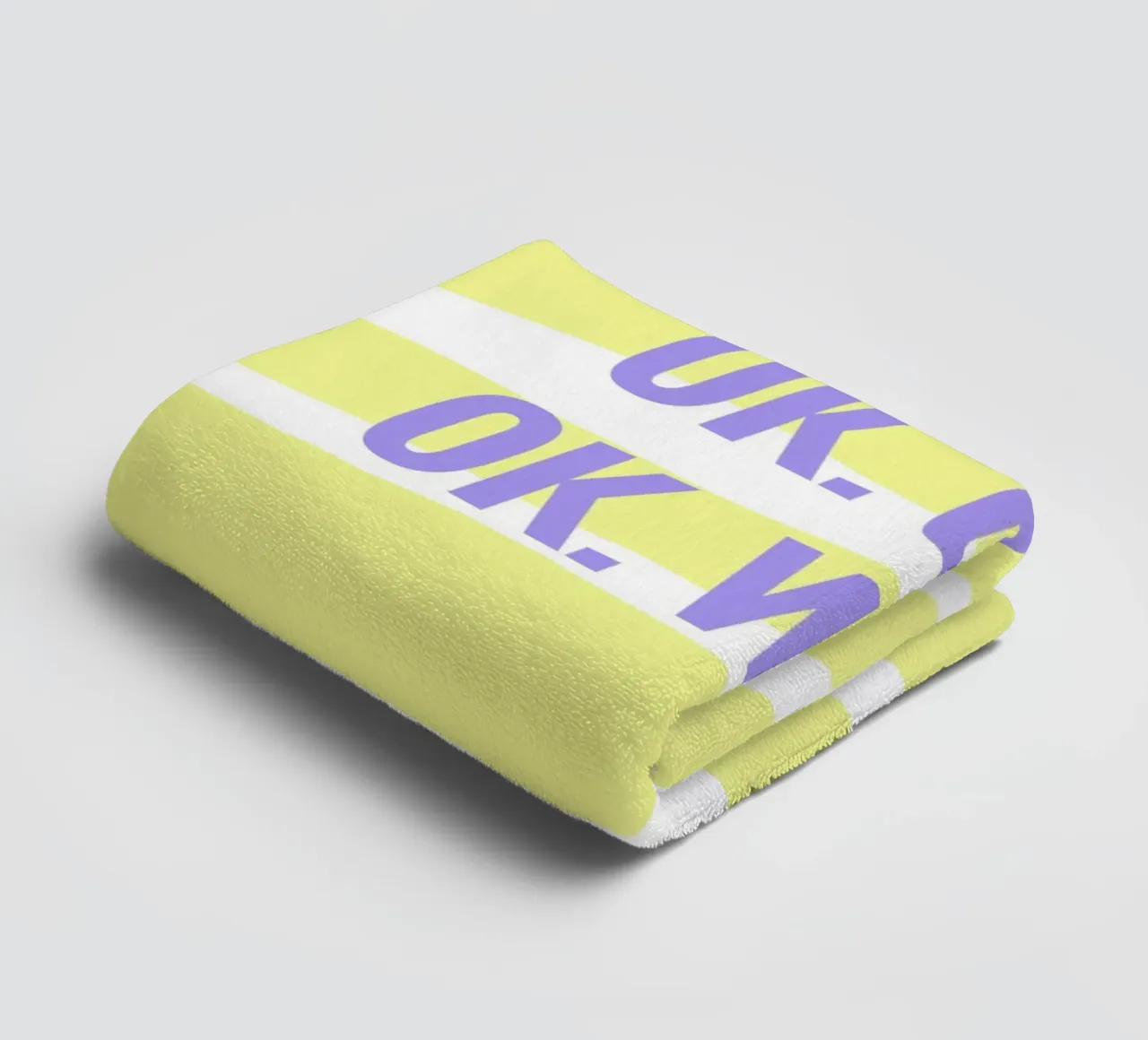 ok.ciao.ok.wow. asciugamano da bagno da FRICKE DESIGN