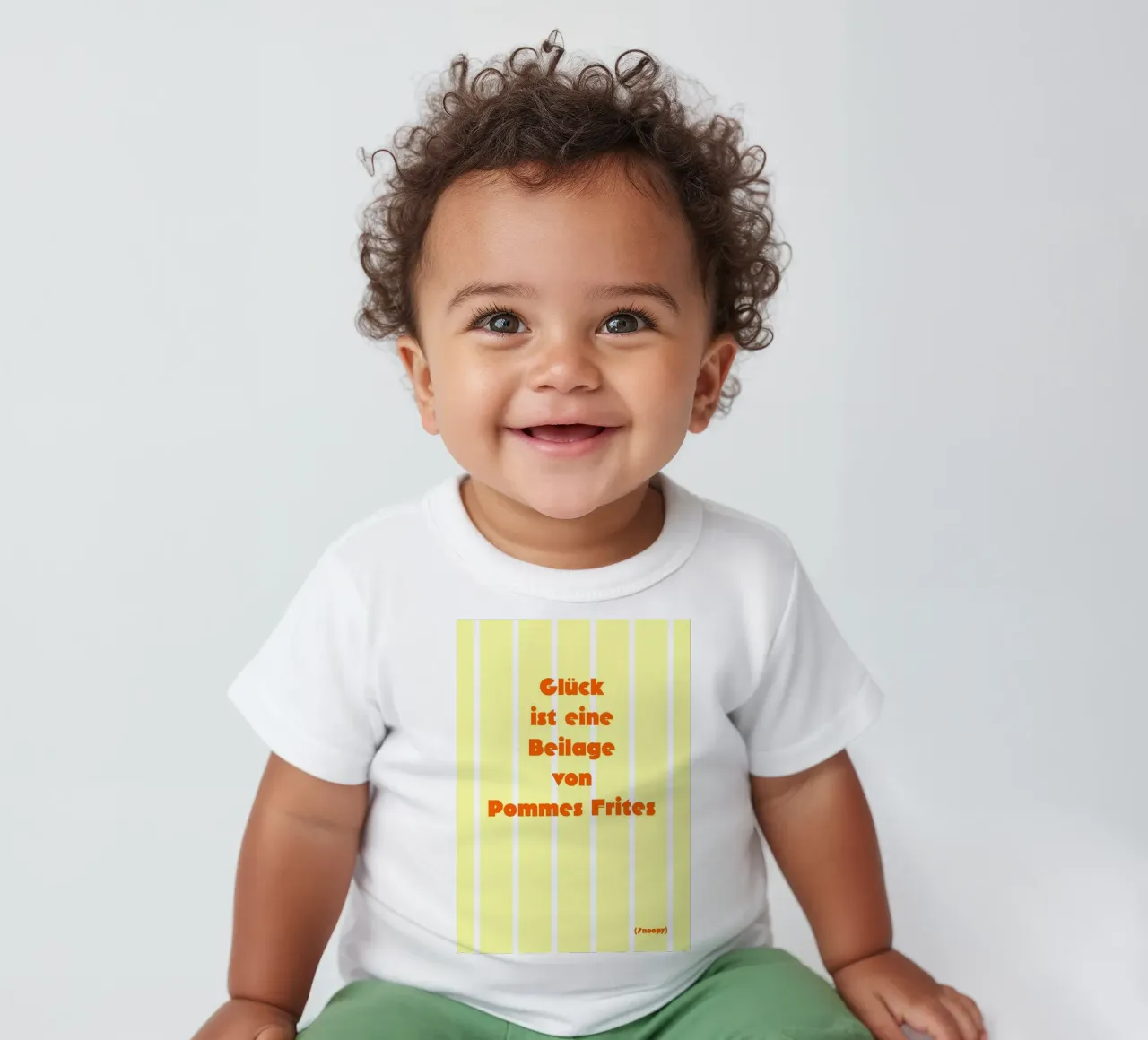 Glück ist eine Beilage von Pommes Frites. maglietta neonato da FRICKE DESIGN